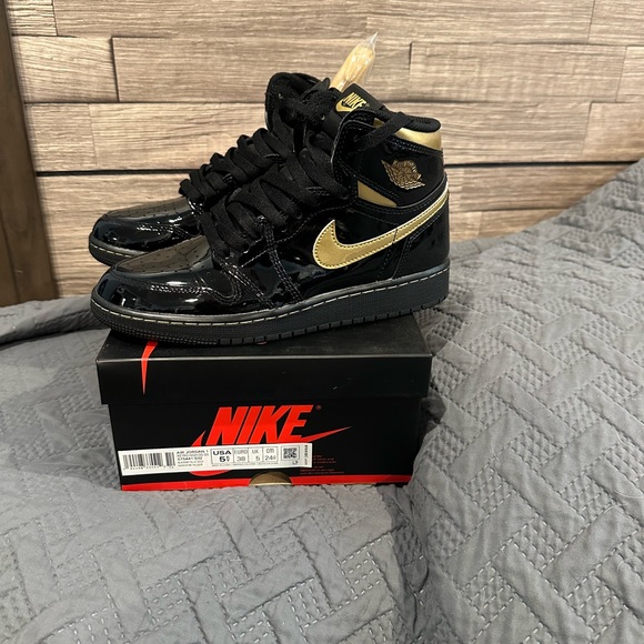 jordan 1 size 5.5